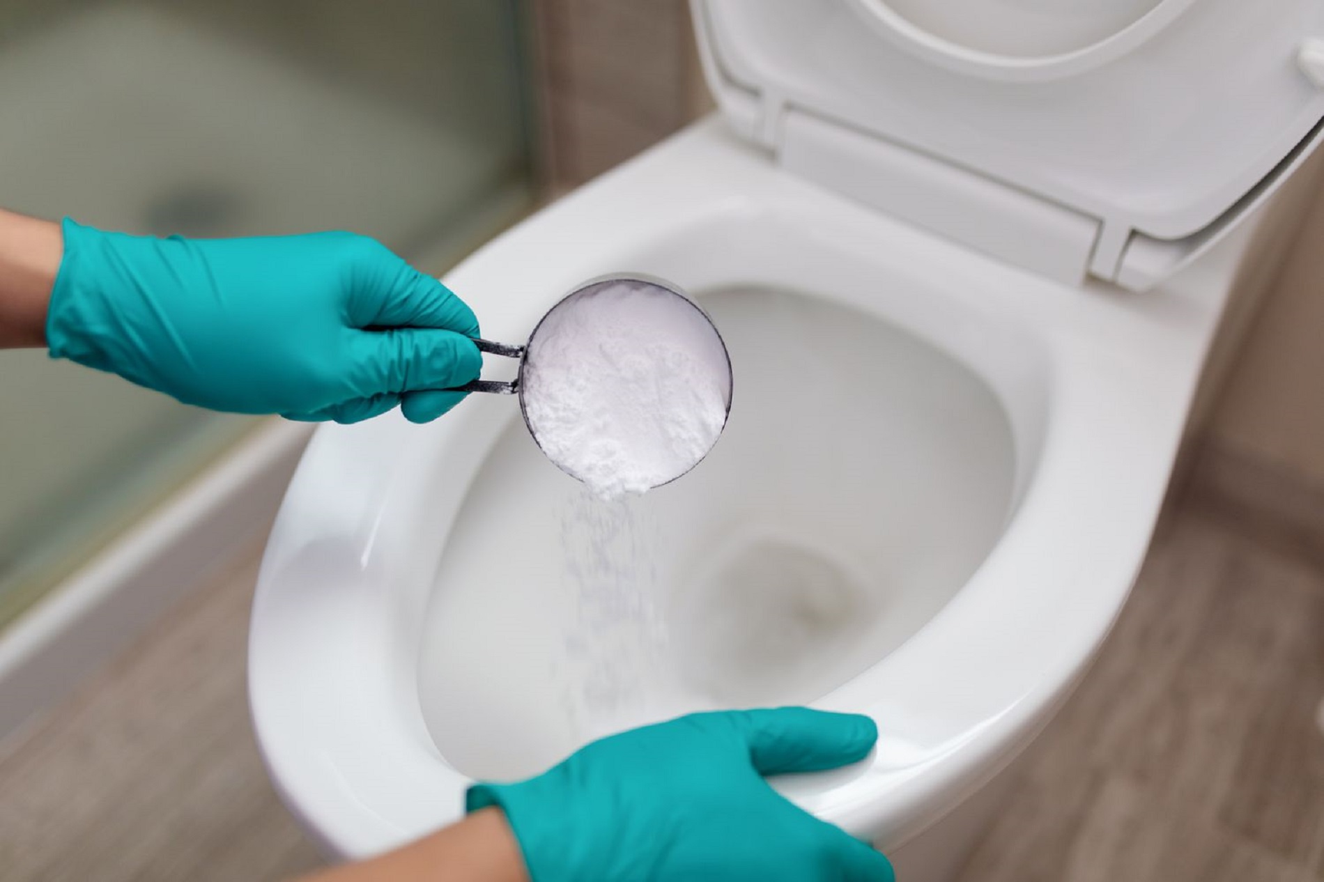 How to remove toilet limescale: 10p cleaning staple breaks down limescale  in minutes | The Sun