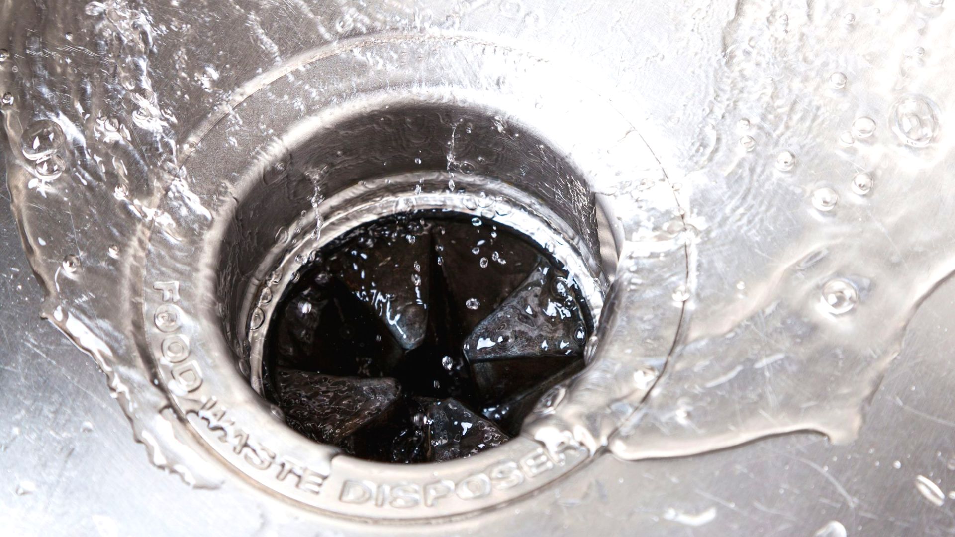 3 Tips On How To Clean A Garbage Disposal 1