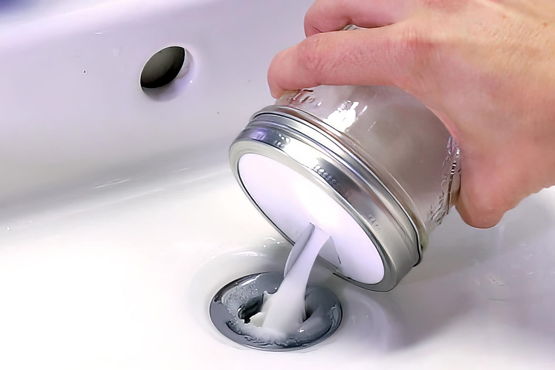 How To Clear A Clogged Sink: 6 Best DIY Tips - Gold Coast Plumbing
