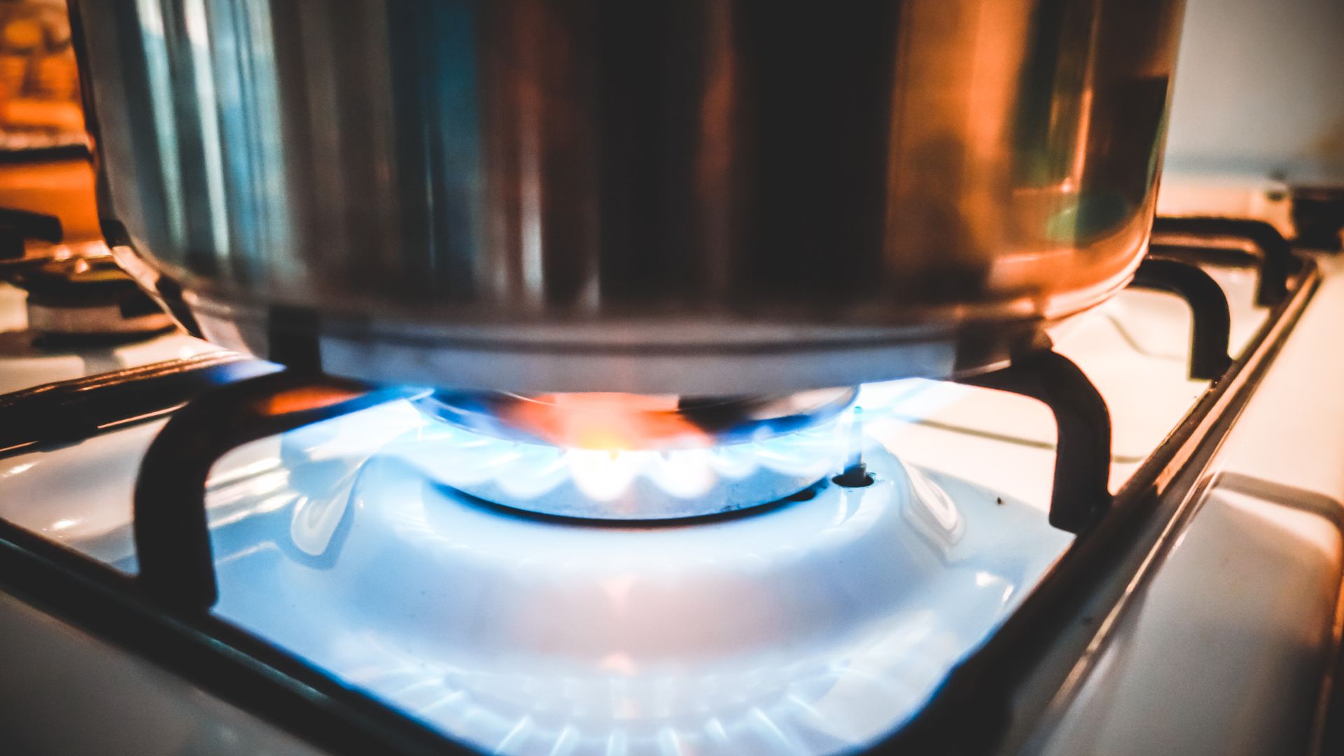 Large Pot On Gas Stove